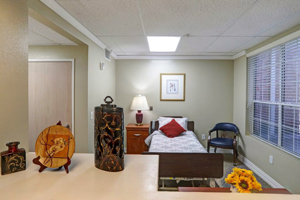 Signature Pointe Model Room 10