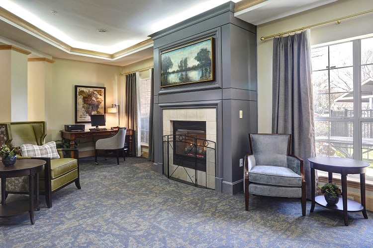 Signature Pointe Parlor